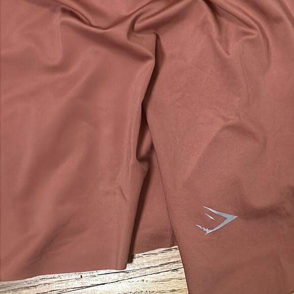 GYMSHARK LASER CUT TANK SIZE XL - Picture 7 of 8